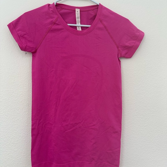 lululemon athletica Swiftly Tech Short Sleeve Tee - Picture 5 of 9